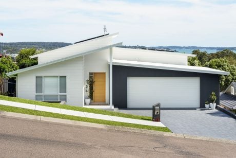 Custom home builder in Newcastle – modern home exterior by Extrabuild